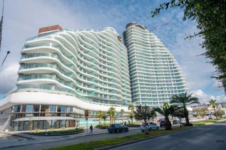 Limassol Del Mar: Luxury suites for short term rental