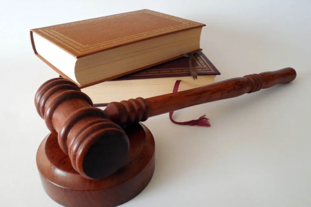 Alteration rights of an owner of a unit