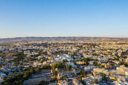 Deciding on property compensation