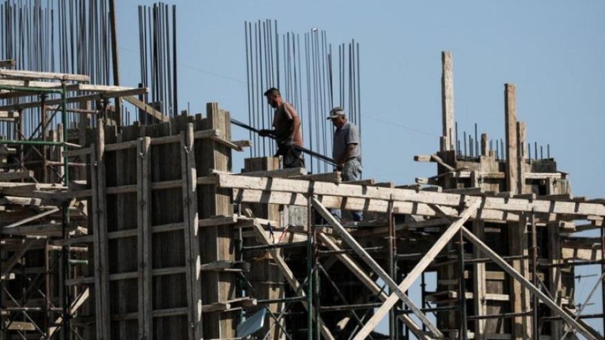 Reduction in the number and value of building permits in the seven-month period