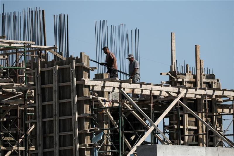 Construction: R production index down 5%