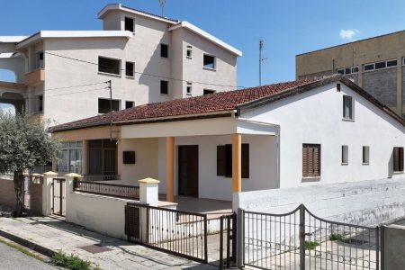 For Sale: Semi detached house, Strovolos, Nicosia, Cyprus FC-44516 - #1