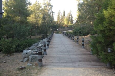 Extension of the Linear Park in Pedias : improving the infrastructure for recreation and walking in Nicosia