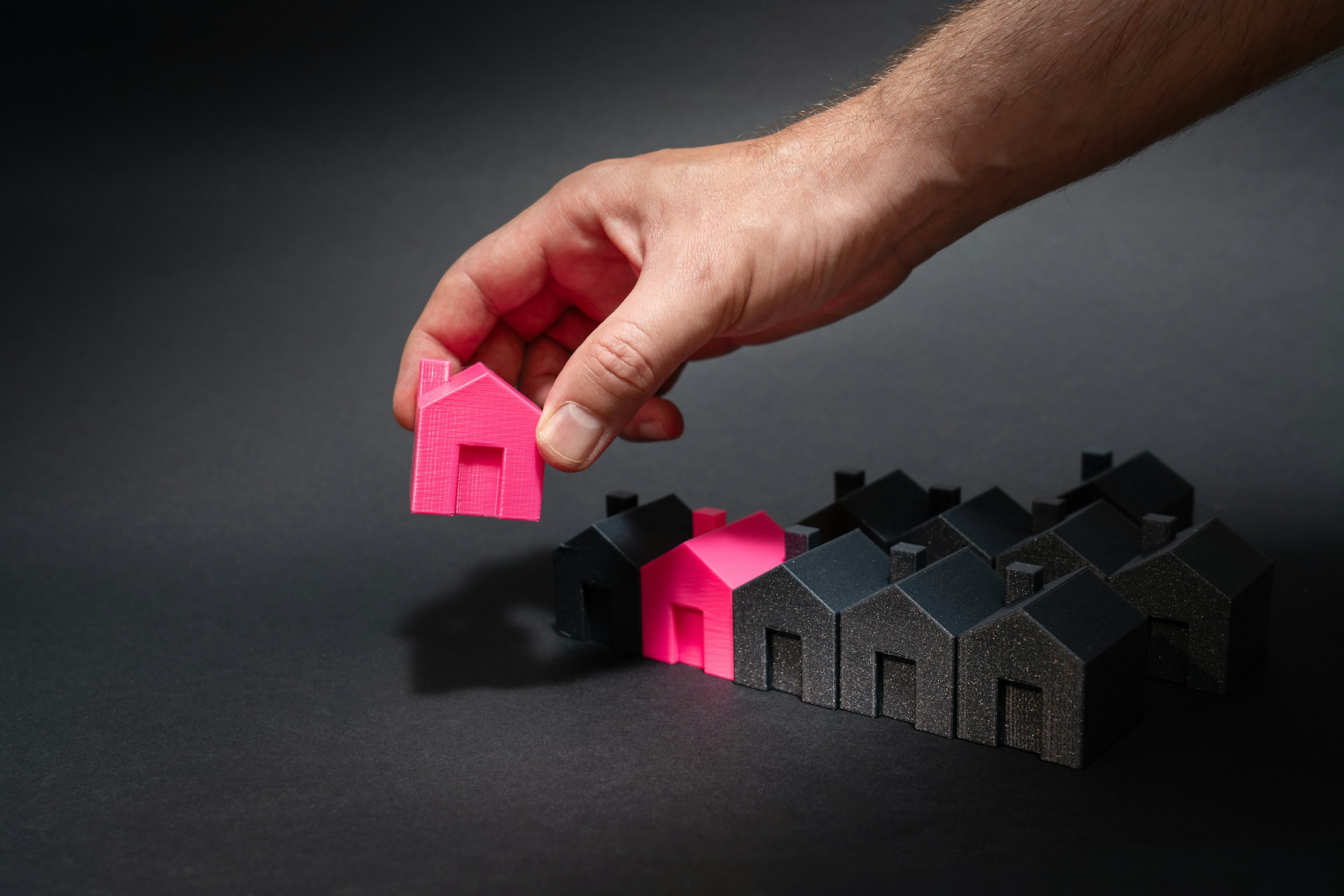 What is happening in the Cyprus property market in the first quarter of 2025?