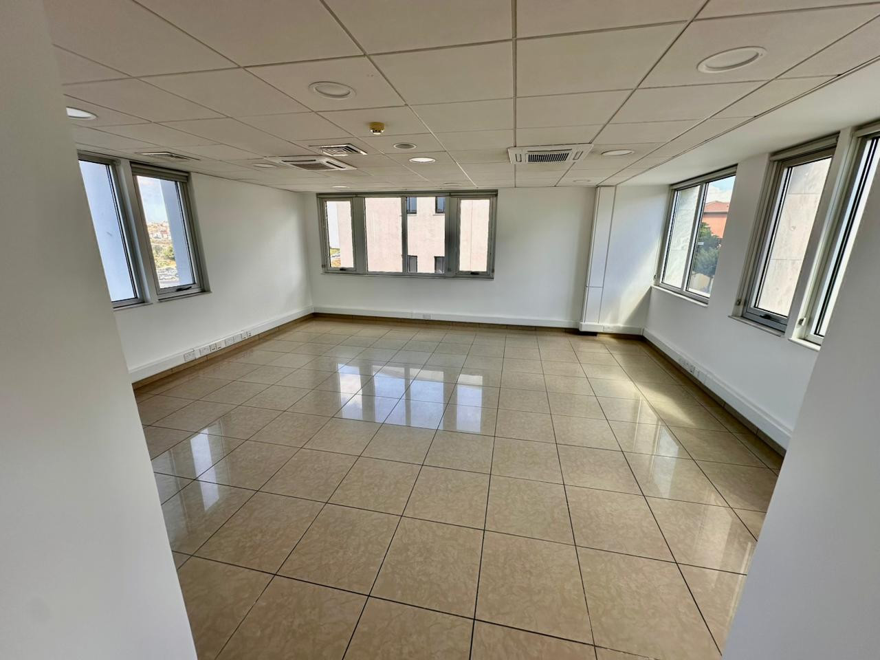 For Rent: Building, City Center, Paphos, Cyprus FC-61120 - #6