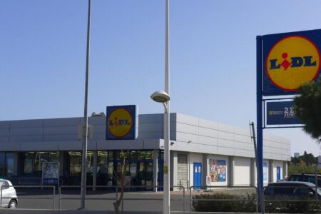 Where to buy groceries in Cyprus in 2026: a supermarket overview and farmers’ market schedule