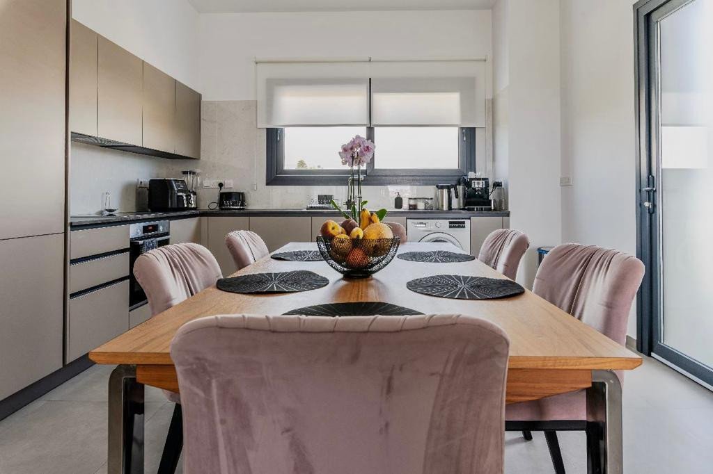 For Sale: Investment: residential, Germasoyia Tourist Area, Limassol, Cyprus FC-62325 - #5