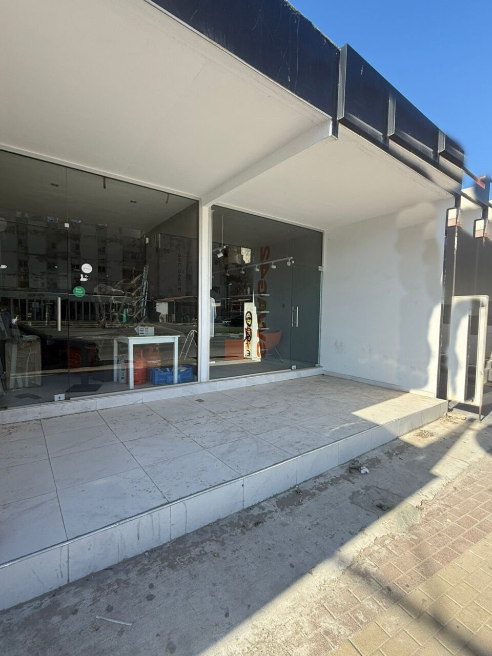 For Rent: Shop, Amathus Area, Limassol, Cyprus FC-62566 - #1