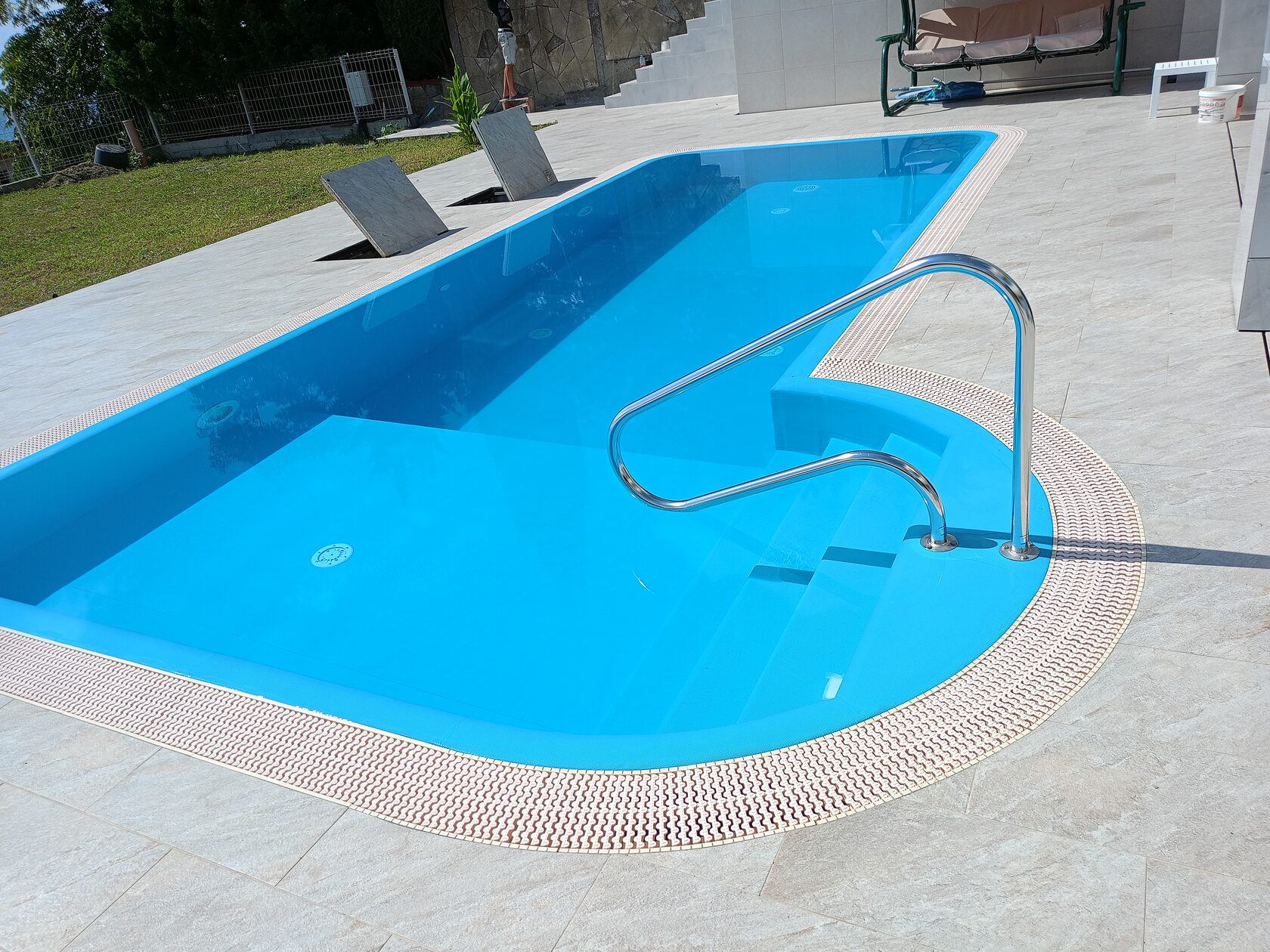 Installing a swimming pool on an existing site in Cyprus: taxes, permits and maintenance costs