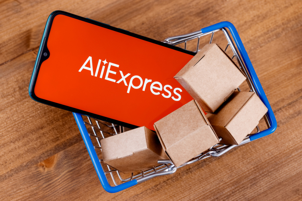 Parcels from Amazon and AliExpress to Cyprus: How Customs and Postal Services (Akis, ACS) Work