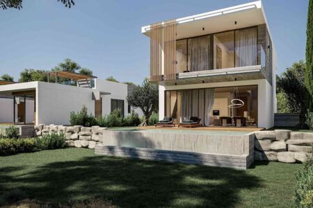 Chloraka: the perfect balance between tourist excitement and privacy