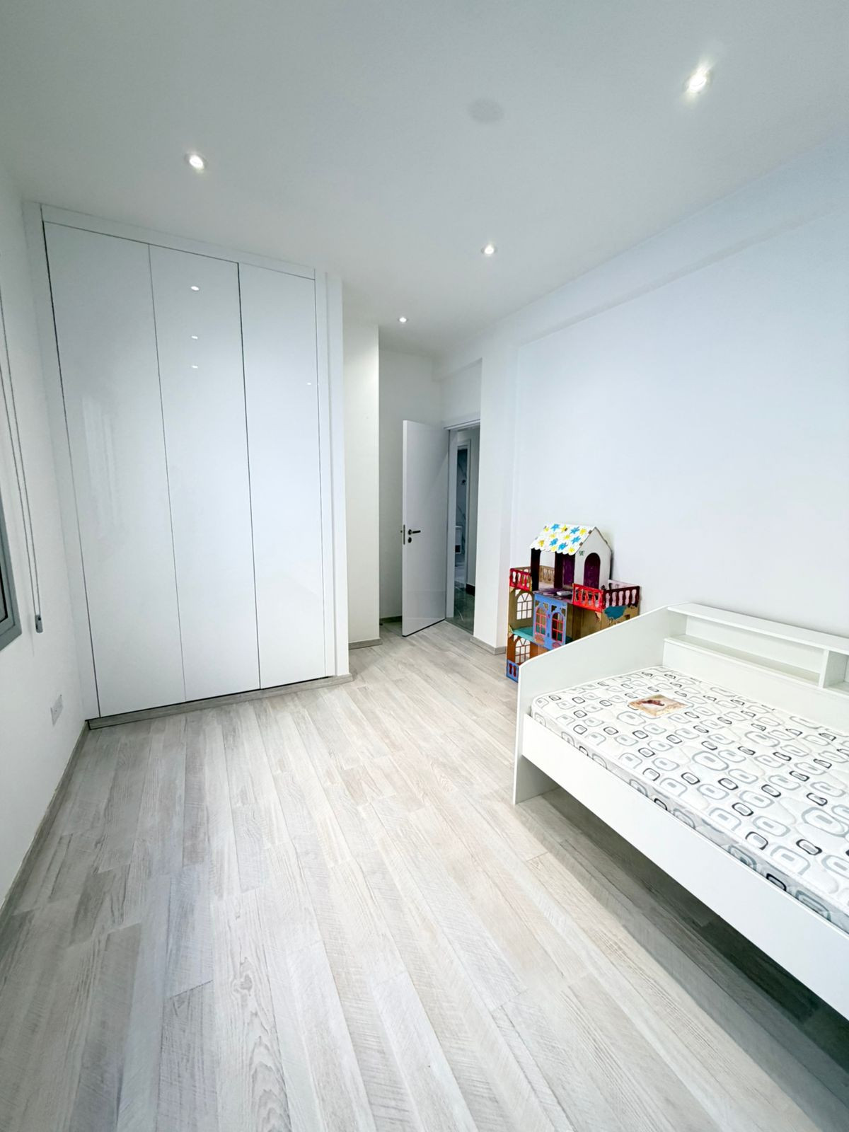 For Sale: Penthouse, Germasoyia Tourist Area, Limassol, Cyprus FC-63472 - #14
