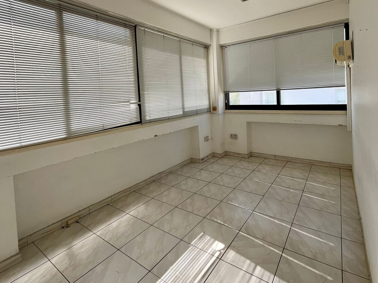 For Rent: Building, Strovolos, Nicosia, Cyprus FC-63601 - #4