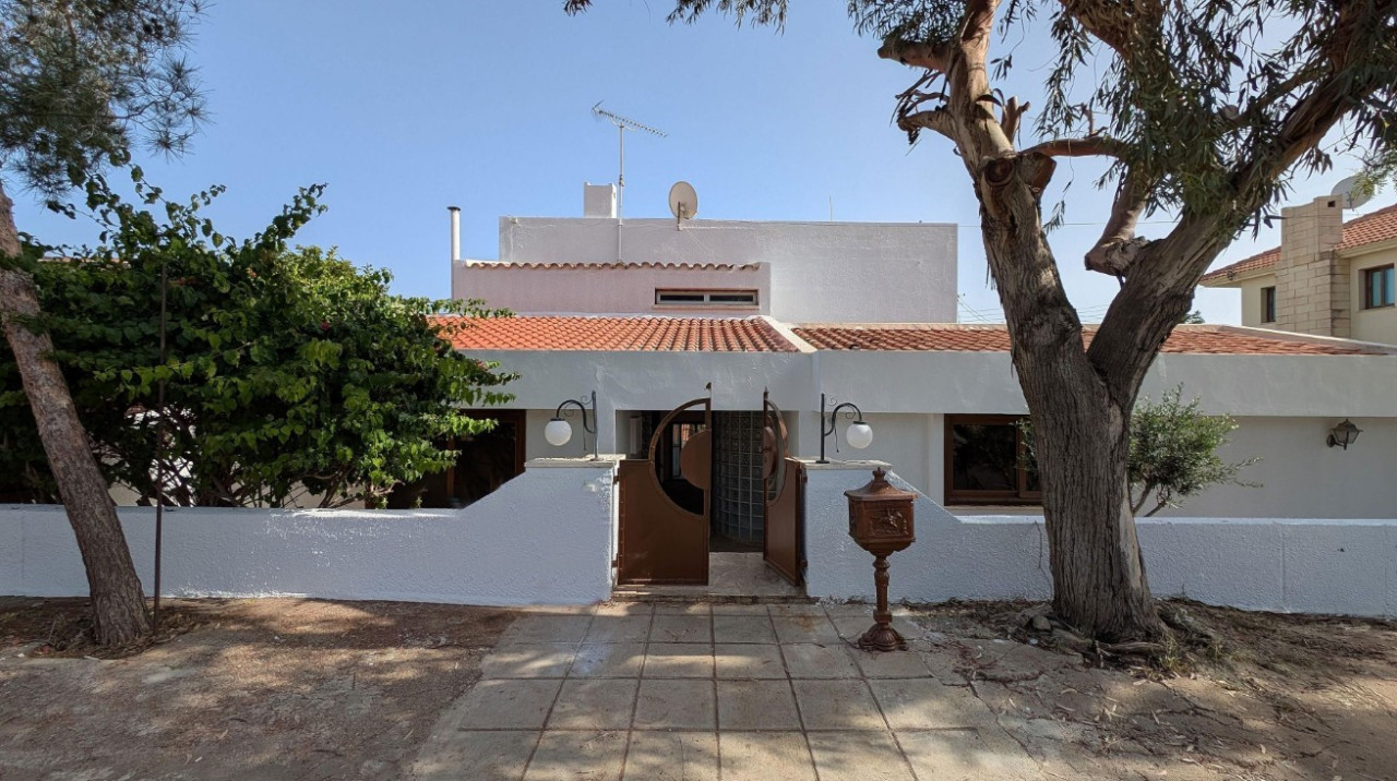 For Sale: Detached house, Germasoyia, Limassol, Cyprus FC-63652 - #1